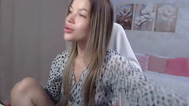 EmmyMills online show from 07.18.26