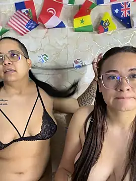 Snapshot of naughtylesbians__ chatting on 06.18.26 naughtylesbians online show from 06.18.26