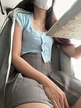 Snapshot of Lami_Mi chatting on 04.19.26 Lami Mi online show from 04.19.26