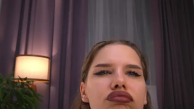 Snapshot of Elation_Evy chatting on 11.14.25 Elation Evy online show from 11.14.25