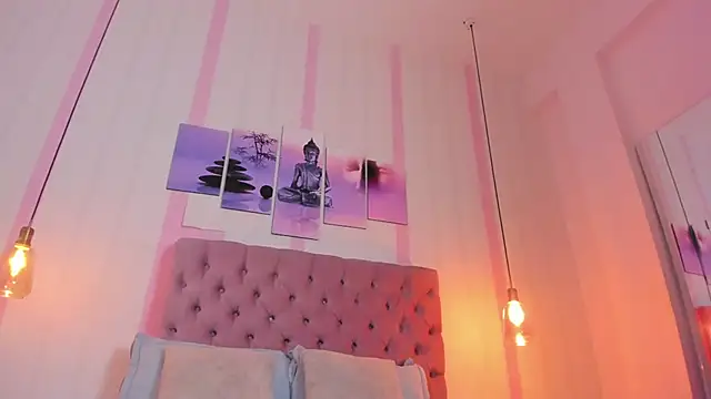 Sophia turneer online show from 02.11.25