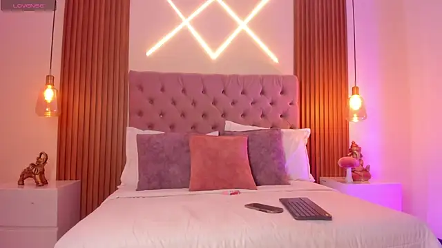 Sophia turneer online show from 09.11.25