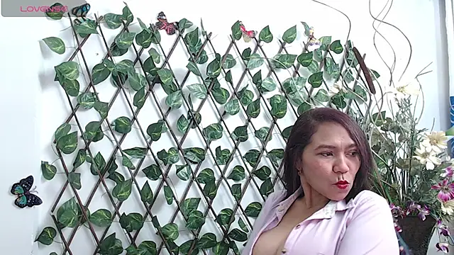 dannamomcerrat online show from 10.14.25