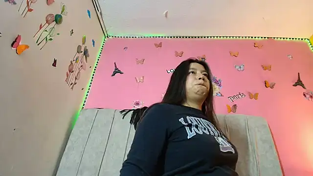 Snapshot of monickhot303av chatting on 03.21.25 monickhot303av online show from 03.21.25