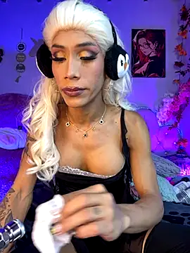 Alexa Chanell Oficial online show from 10.28.25