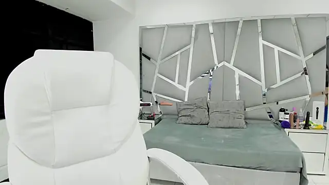 Catherinee69 x online show from 02.14.25