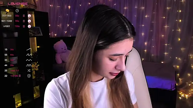 Snapshot of DarlaLike chatting on 12.09.24 DarlaLike online show from 12.09.24