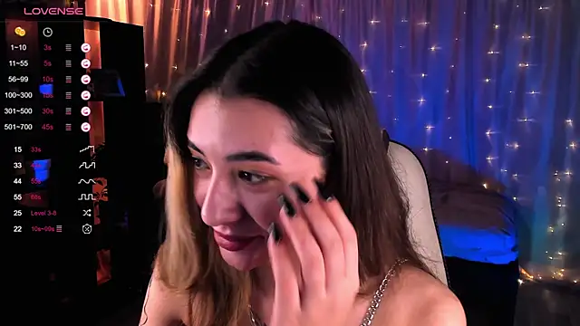 Snapshot of DarlaLike chatting on 12.19.24 DarlaLike online show from 12.19.24