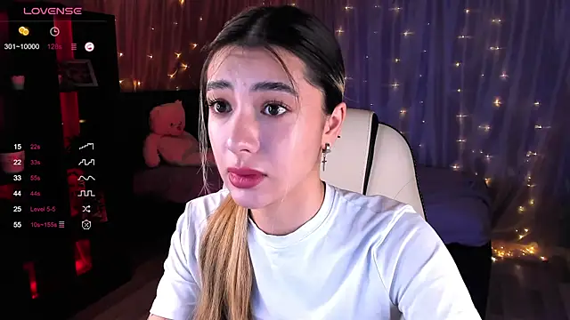 Snapshot of DarlaLike chatting on 01.10.25 DarlaLike online show from 01.10.25