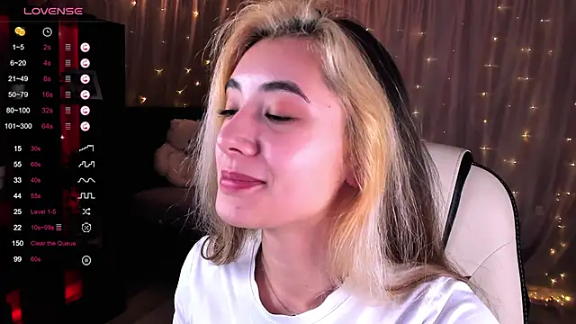 Snapshot of DarlaLike chatting on 02.07.25 DarlaLike online show from 02.07.25