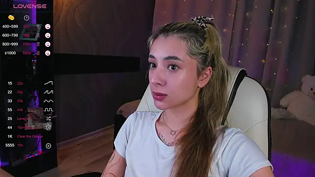 Snapshot of DarlaLike chatting on 03.09.25 DarlaLike online show from 03.09.25