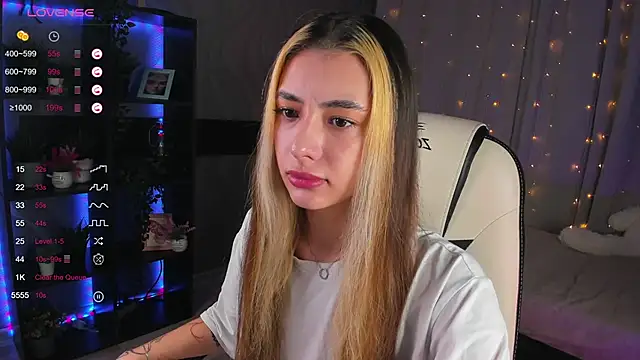 Snapshot of DarlaLike chatting on 03.12.25 DarlaLike online show from 03.12.25