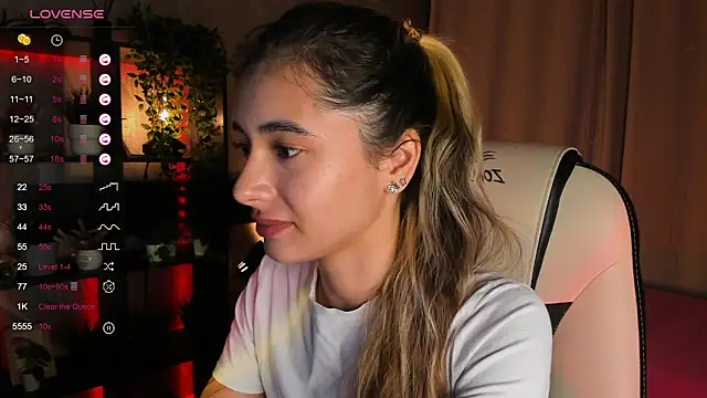 Snapshot of DarlaLike chatting on 09.14.25 DarlaLike online show from 09.14.25