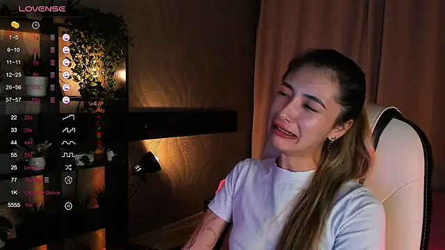 Snapshot of DarlaLike chatting on 09.25.25 DarlaLike online show from 09.25.25