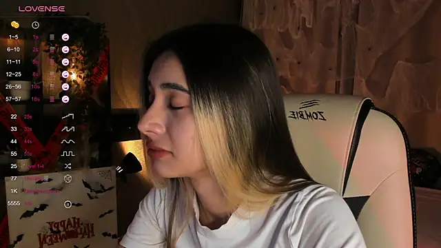 Snapshot of DarlaLike chatting on 10.22.25 DarlaLike online show from 10.22.25