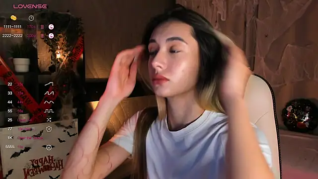 Snapshot of DarlaLike chatting on 10.30.25 DarlaLike online show from 10.30.25