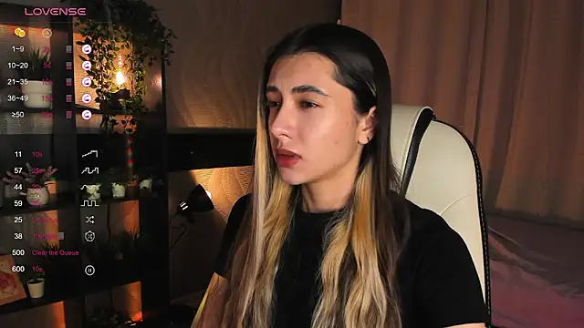 Snapshot of DarlaLike chatting on 11.13.25 DarlaLike online show from 11.13.25