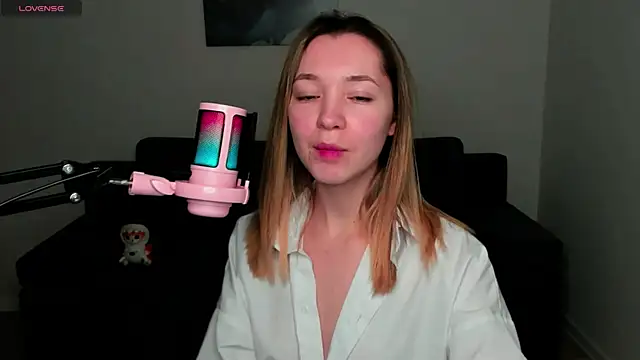 MiaThaine online show from 01.24.25