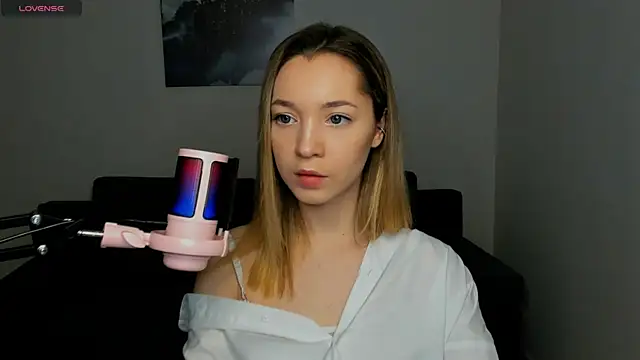 MiaThaine online show from 01.27.25