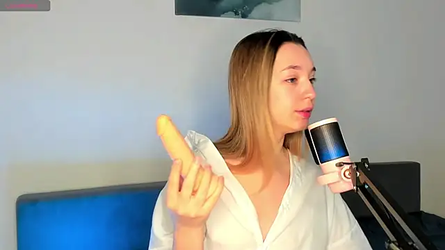 MiaThaine online show from 02.28.25