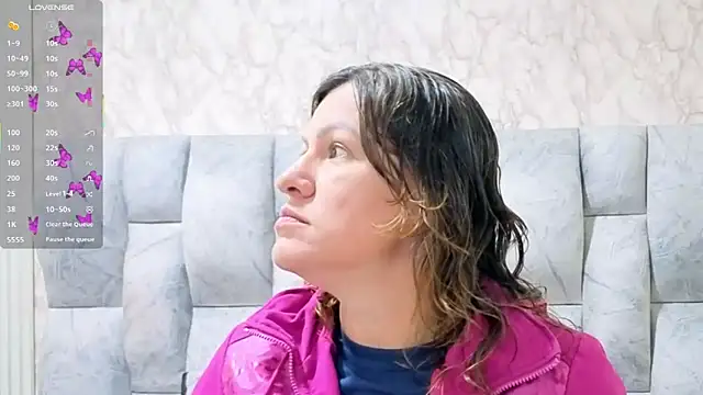 charlotte  G online show from 10.05.25