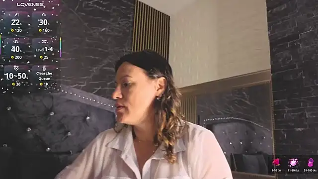 charlotte  G online show from 12.20.25