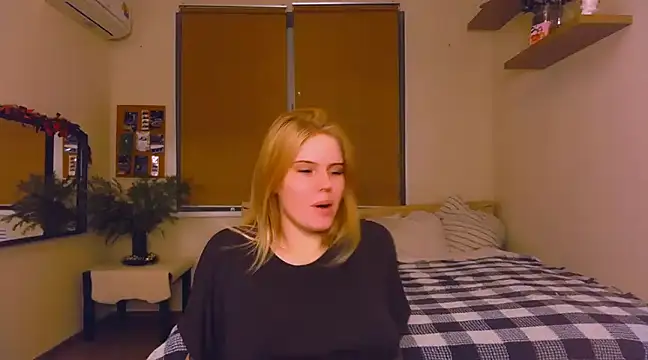 VoluptuousDreams online show from 12.15.24