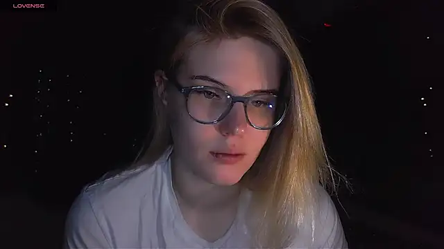 VoluptuousDreams online show from 01.06.25
