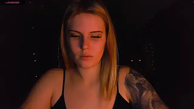 VoluptuousDreams online show from 01.17.25
