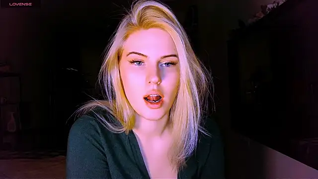 VoluptuousDreams online show from 03.14.25