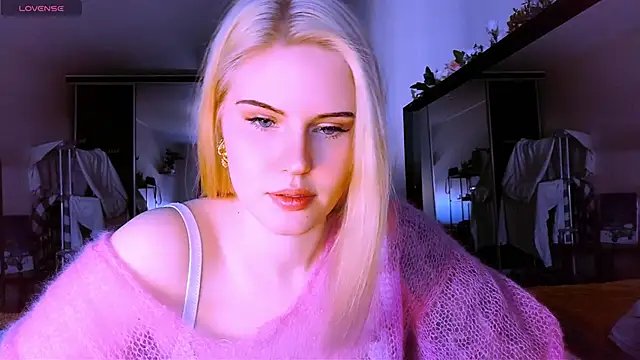 VoluptuousDreams online show from 03.22.25