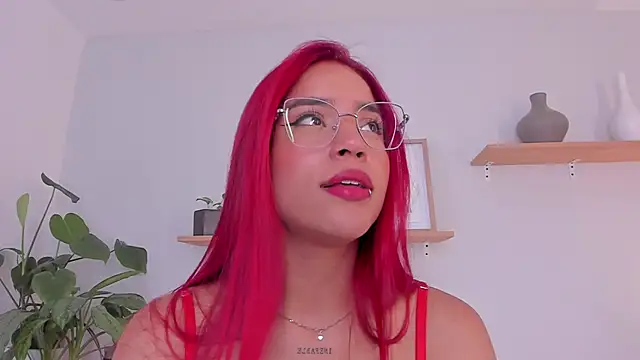 Scarlett Morgan  online show from 03.01.25