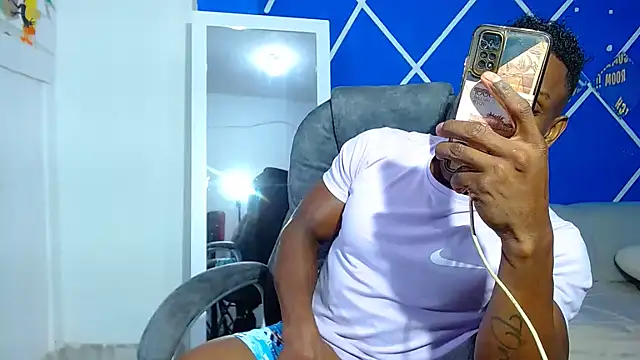 Snapshot of alexander_megan chatting on 01.08.25 alexander megan online show from 01.08.25