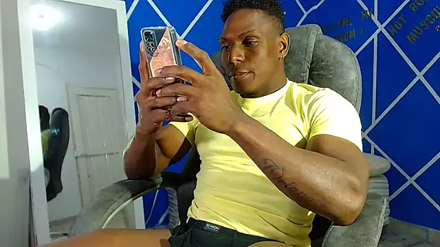 Snapshot of alexander_megan chatting on 02.02.25 alexander megan online show from 02.02.25