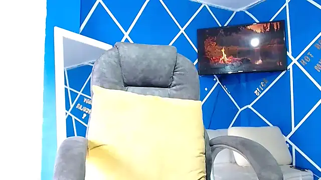 Snapshot of alexander_megan chatting on 11.14.25 alexander megan online show from 11.14.25