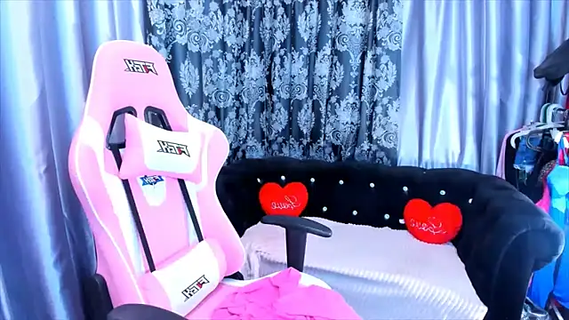 KamilaFoxy online show from 04.11.26