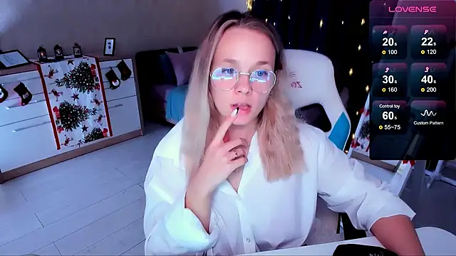 Snapshot of SherillBrill chatting on 12.28.24 SherillBrill online show from 12.28.24