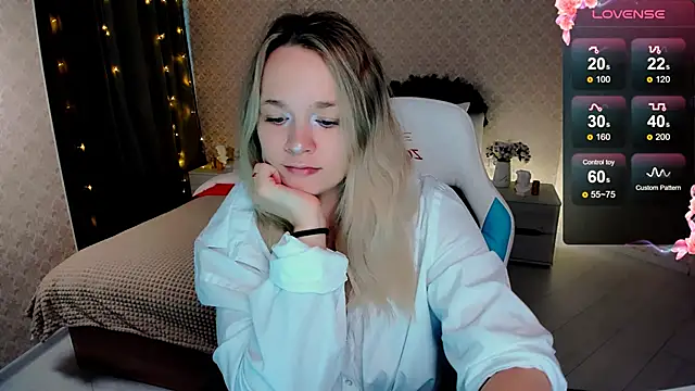 Snapshot of SherillBrill chatting on 01.19.25 SherillBrill online show from 01.19.25