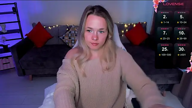 Snapshot of SherillBrill chatting on 02.02.25 SherillBrill online show from 02.02.25