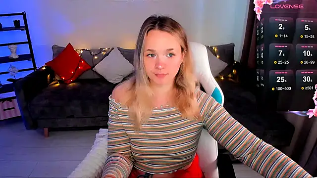 Snapshot of SherillBrill chatting on 02.08.25 SherillBrill online show from 02.08.25