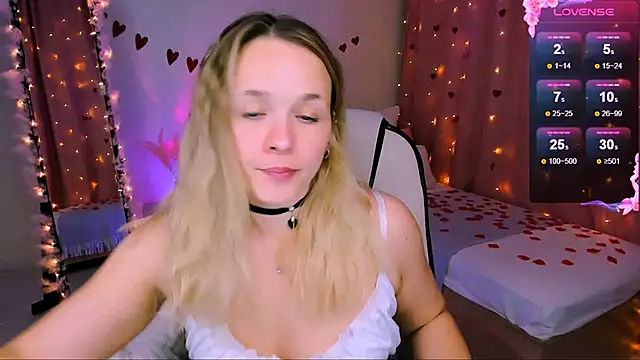 Snapshot of SherillBrill chatting on 02.12.25 SherillBrill online show from 02.12.25