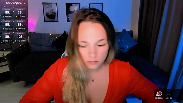 Snapshot of SherillBrill chatting on 11.08.25 SherillBrill online show from 11.08.25