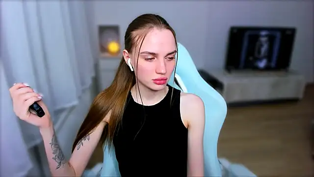 Snapshot of StellaLawless chatting on 02.07.25 StellaLawless online show from 02.07.25