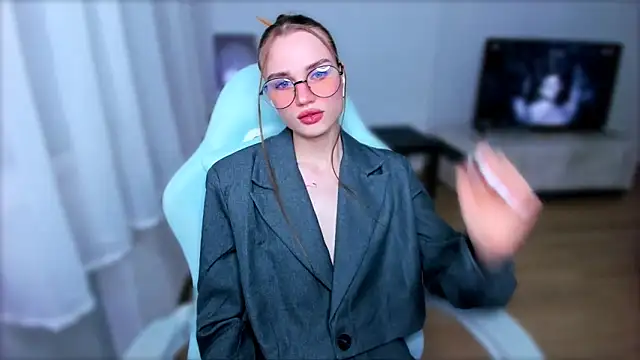 Snapshot of StellaLawless chatting on 02.11.25 StellaLawless online show from 02.11.25