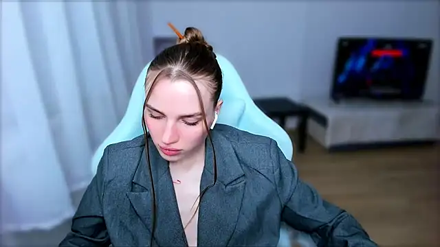 Snapshot of StellaLawless chatting on 02.11.25 StellaLawless online show from 02.11.25