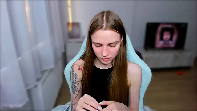 Snapshot of StellaLawless chatting on 02.18.25 StellaLawless online show from 02.18.25