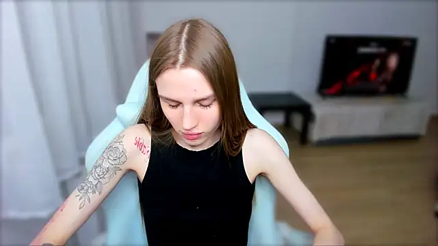 Snapshot of StellaLawless chatting on 02.18.25 StellaLawless online show from 02.18.25