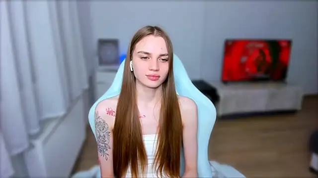 Snapshot of StellaLawless chatting on 02.19.25 StellaLawless online show from 02.19.25