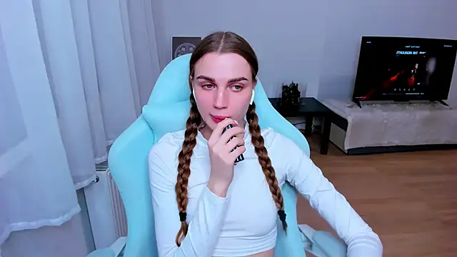 Snapshot of StellaLawless chatting on 02.28.25 StellaLawless online show from 02.28.25