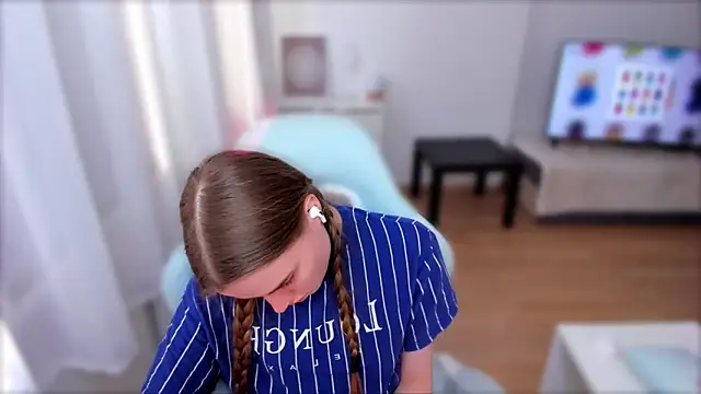 Snapshot of StellaLawless chatting on 03.09.25 StellaLawless online show from 03.09.25